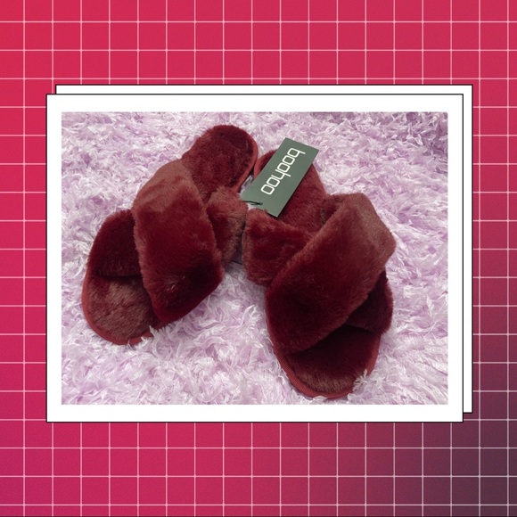 SOLD Boohoo Faux Fur Slippers - NEW with tag✨ - Picture 1 of 2